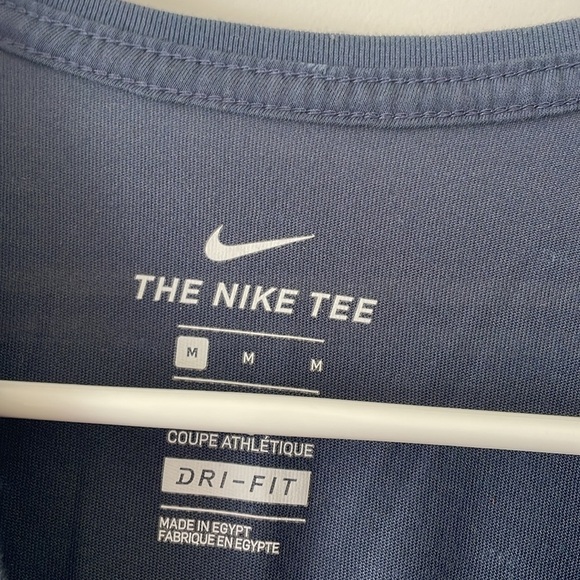 Nike Dri-Fit Size Medium Navy Blue T-Shirt - Picture 5 of 7